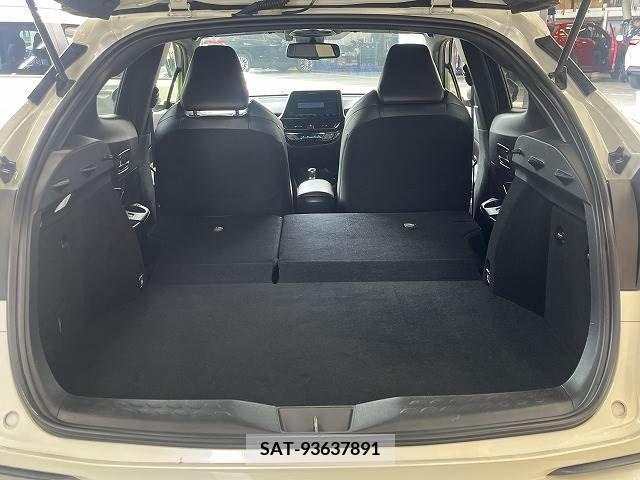 Toyota C-HR 2018-05 357798-12
