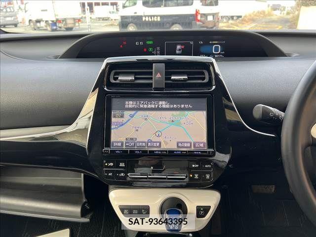 Toyota PRIUS 2016-02 210340-1