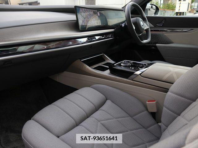 Bmw i7 2022-10 384455-17
