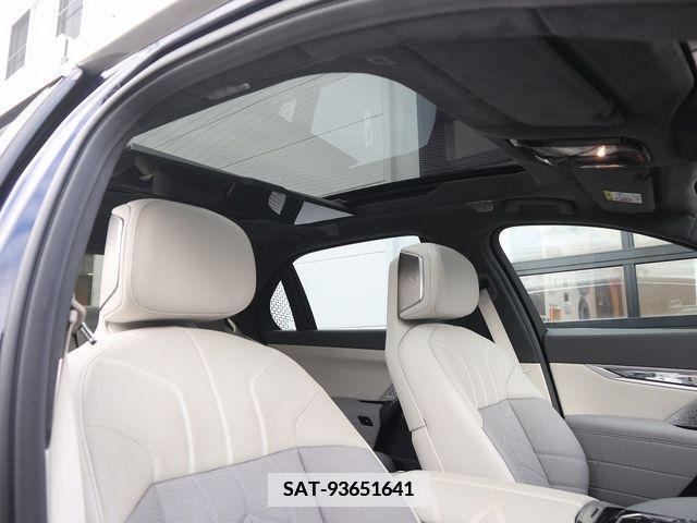 Bmw i7 2022-10 384455-13