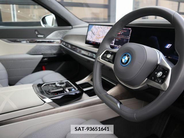Bmw i7 2022-10 384455-12