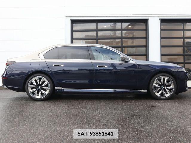 Bmw i7 2022-10 384455-10