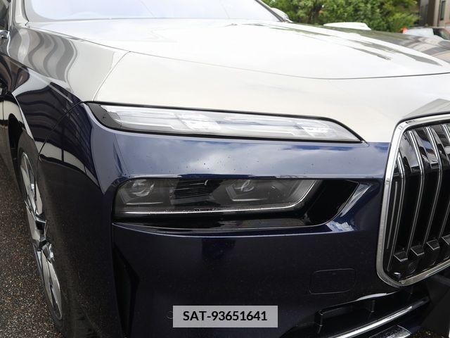 Bmw i7 2022-10 384455-2