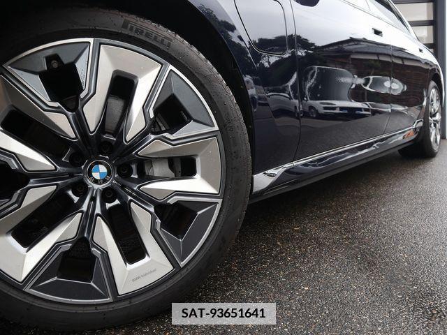 Bmw i7 2022-10 384455-1