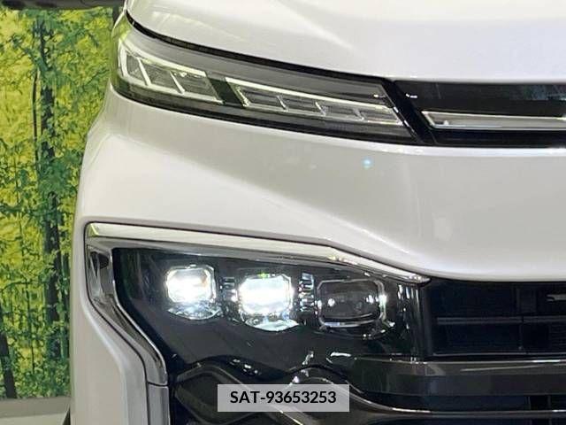 Toyota VOXY HYBRID 2023-10 337238-12