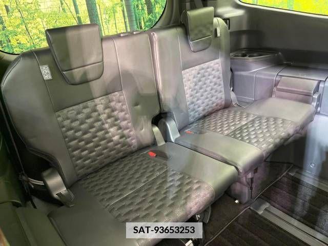 Toyota VOXY HYBRID 2023-10 337238-11