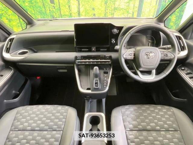 Toyota VOXY HYBRID 2023-10 337238-1