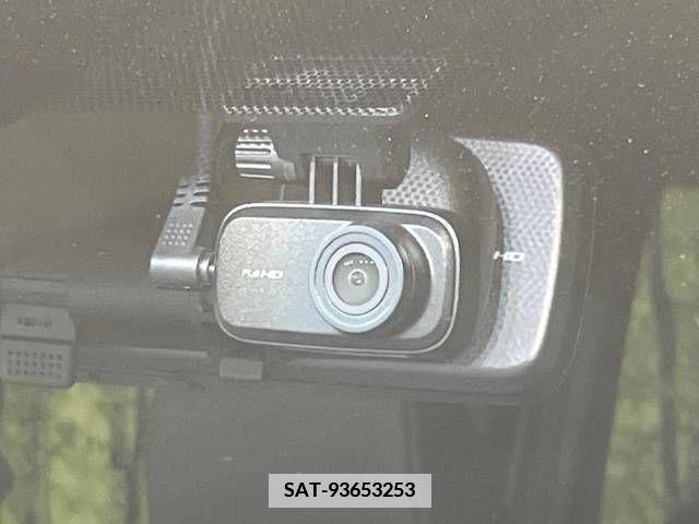 Toyota VOXY HYBRID 2023-10 337238-8