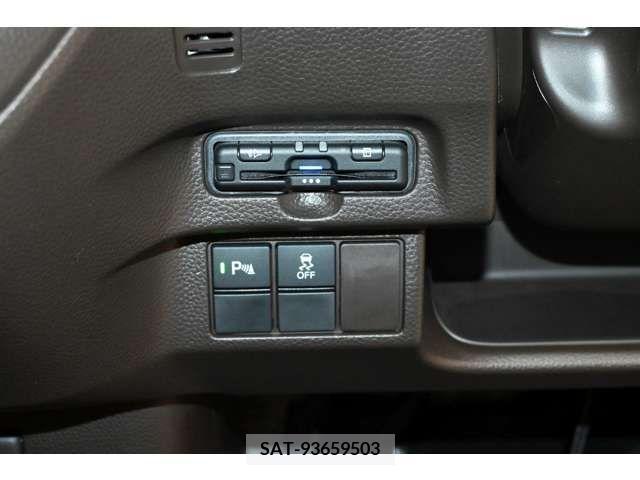 Honda N BOX 2022-07 212543-16