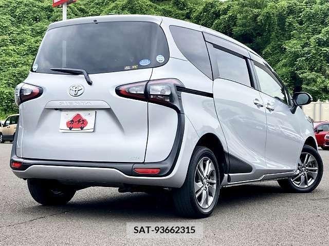 Toyota SIENTA 2016-07 330332-2