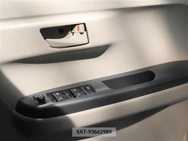 Toyota PASSO 2018-06 246935-3