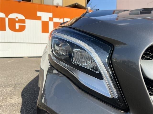 Mercedes Benz GLA-CLASS 2017-06 17941-9