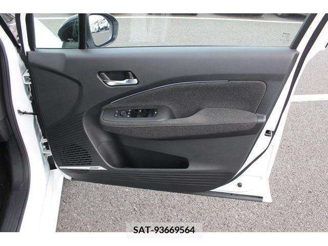 Nissan AURA 2023-04 389484-13