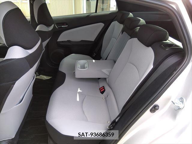 Toyota PRIUS 2021-05 281941-14