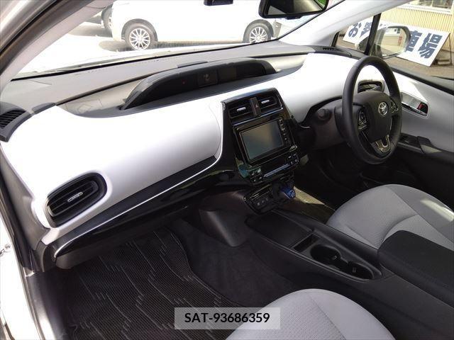 Toyota PRIUS 2021-05 281941-11