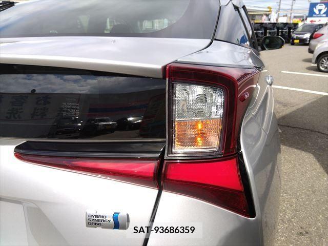 Toyota PRIUS 2021-05 281941-6