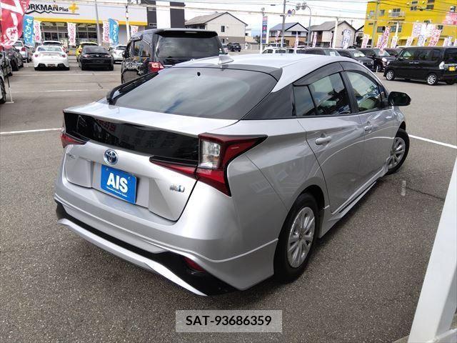 Toyota PRIUS 2021-05 281941-2