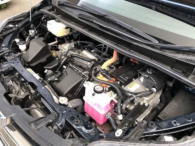 Toyota NOAH HYBRID 2018-11 22511-19