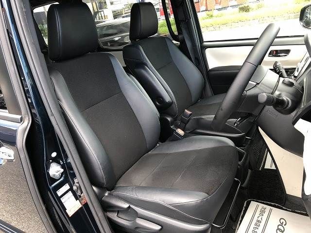 Toyota NOAH HYBRID 2018-11 22511-8