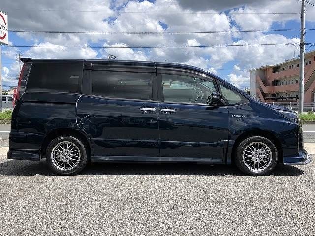 Toyota NOAH HYBRID 2018-11 22511-13
