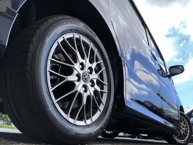 Toyota NOAH HYBRID 2018-11 22511-18