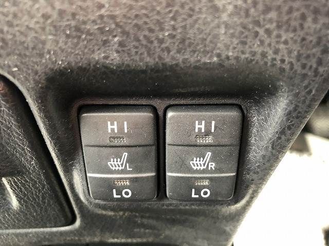 Toyota NOAH HYBRID 2018-11 22511-6