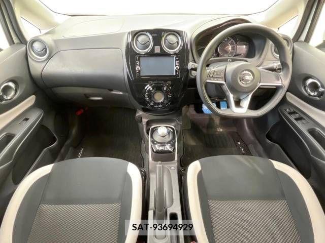 Nissan NOTE 2017-02 305335-1