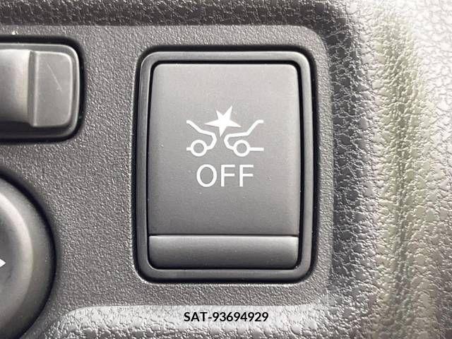 Nissan NOTE 2017-02 305335-5