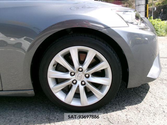 Lexus IS 2016-01 275728-13