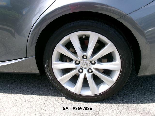 Lexus IS 2016-01 275728-15