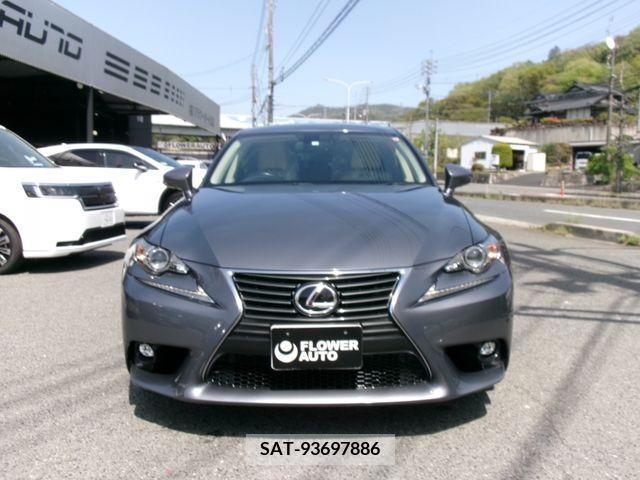 Lexus IS 2016-01 275728-5