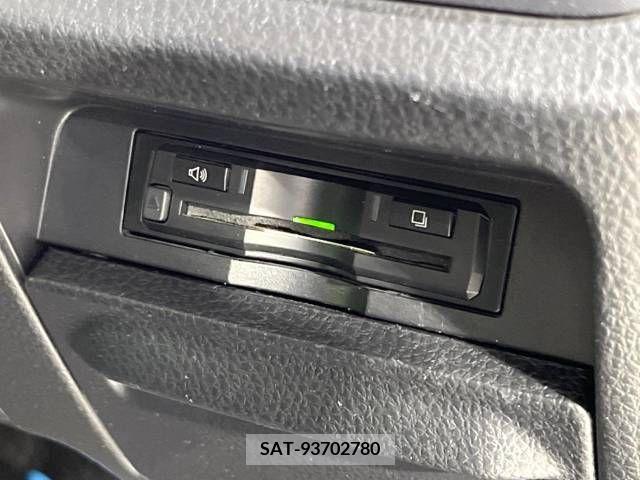 Toyota VOXY 2015-03 245340-6
