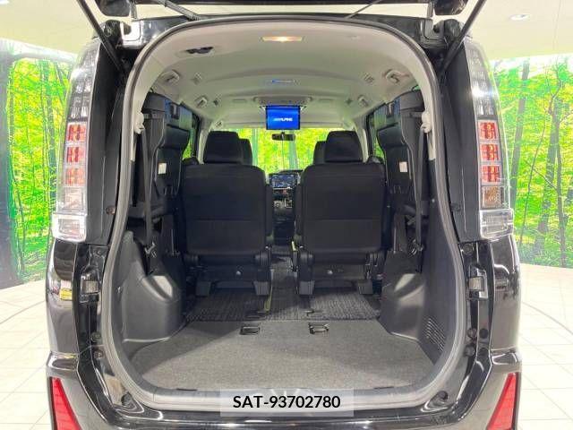 Toyota VOXY 2015-03 245340-11