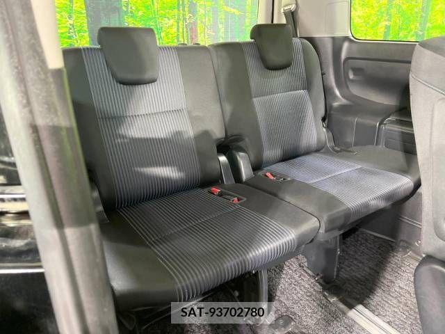 Toyota VOXY 2015-03 245340-10