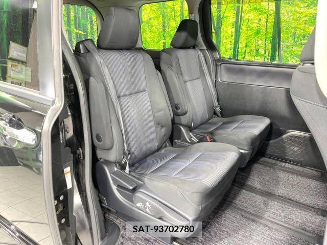 Toyota VOXY 2015-03 245340-9