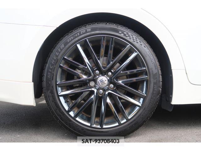 Toyota CROWN SEDAN 2016-11 379276-29