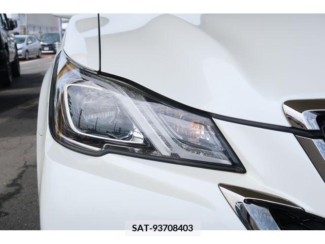 Toyota CROWN SEDAN 2016-11 379276-28