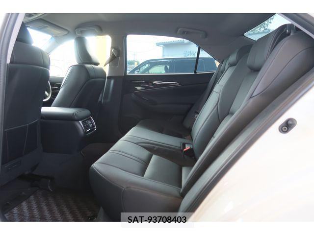Toyota CROWN SEDAN 2016-11 379276-26