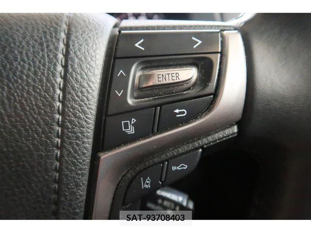 Toyota CROWN SEDAN 2016-11 379276-13