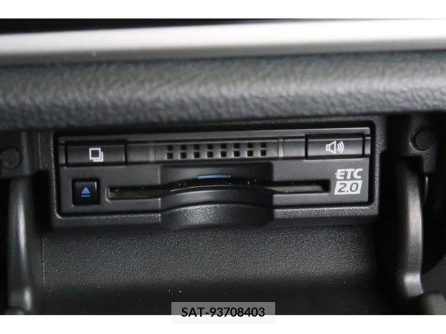 Toyota CROWN SEDAN 2016-11 379276-18