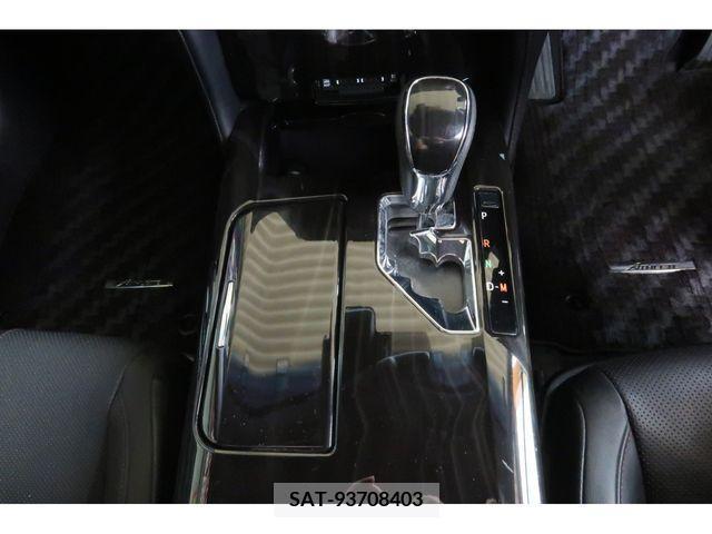 Toyota CROWN SEDAN 2016-11 379276-10