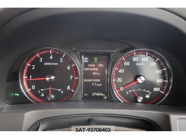 Toyota CROWN SEDAN 2016-11 379276-11