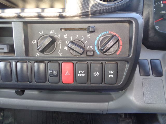 Toyota DYNA TRUCK 2014-01 13643-9