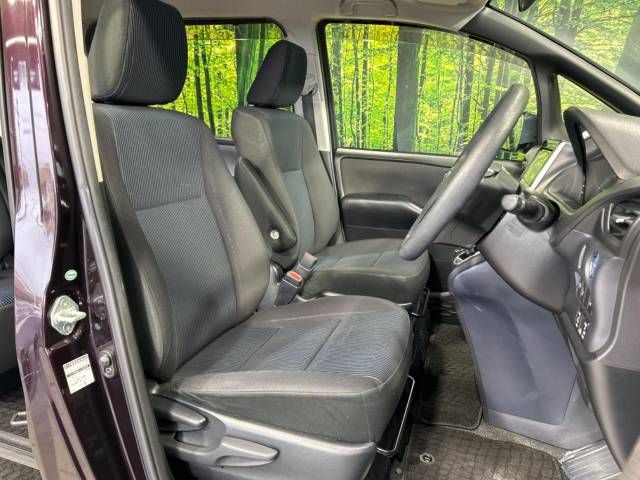 Toyota NOAH HYBRID 2015-11 185715-7
