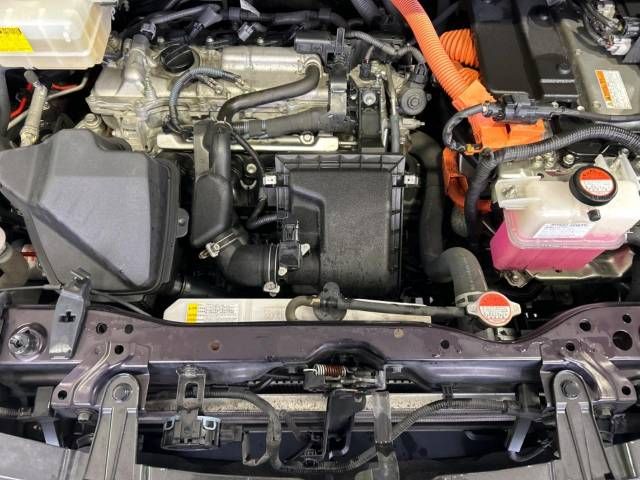 Toyota NOAH HYBRID 2015-11 185715-18