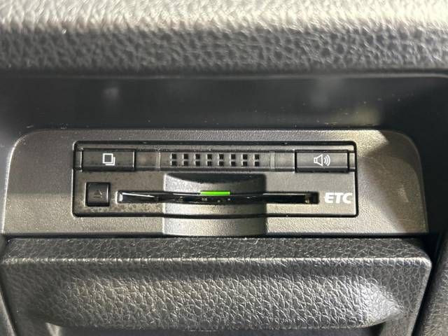Toyota NOAH HYBRID 2015-11 185715-6