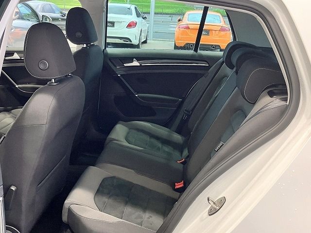 VolksWagen GOLF 2017-09 8056-12
