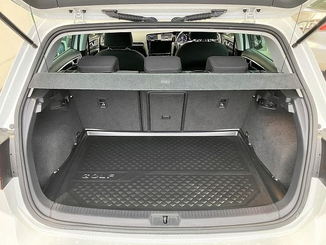 VolksWagen GOLF 2017-09 8056-13