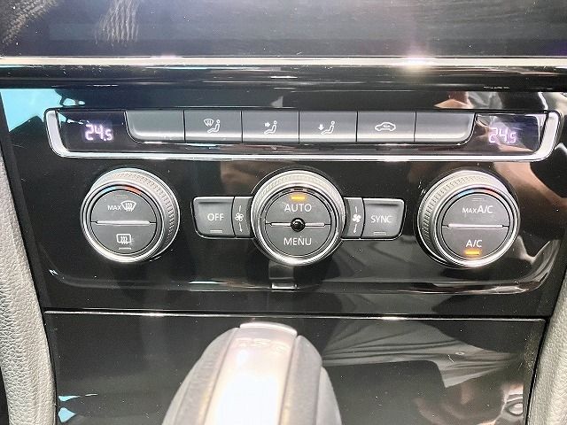 VolksWagen GOLF 2017-09 8056-8