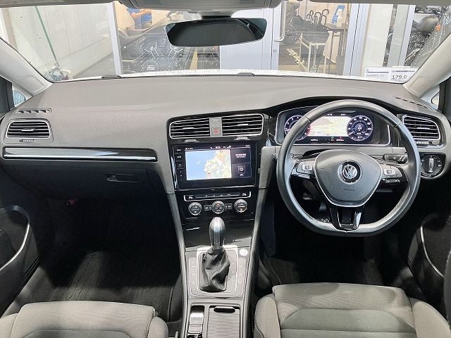 VolksWagen GOLF 2017-09 8056-2